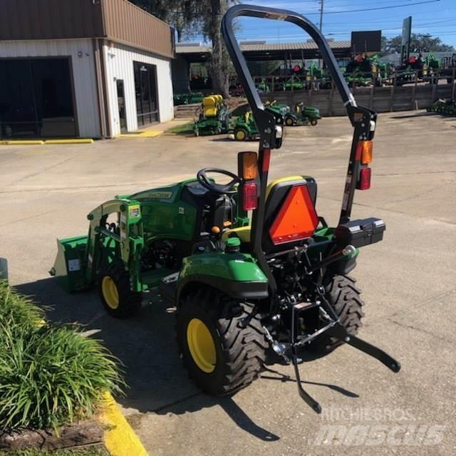 John Deere 1023E 小型曳引機