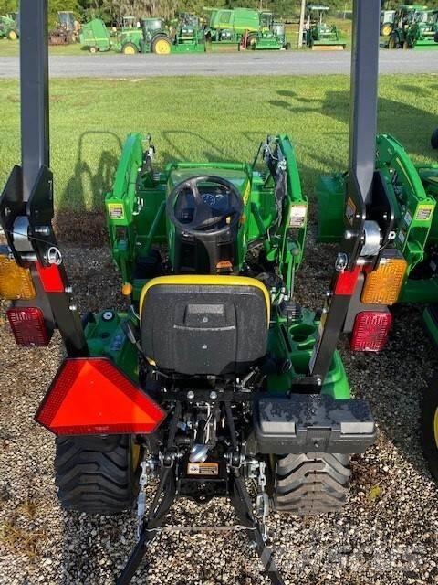 John Deere 1023E 小型曳引機