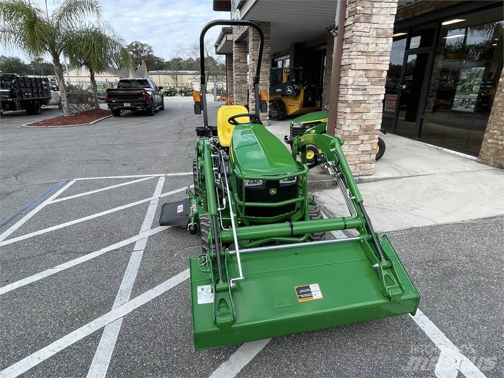John Deere 1023E 小型曳引機