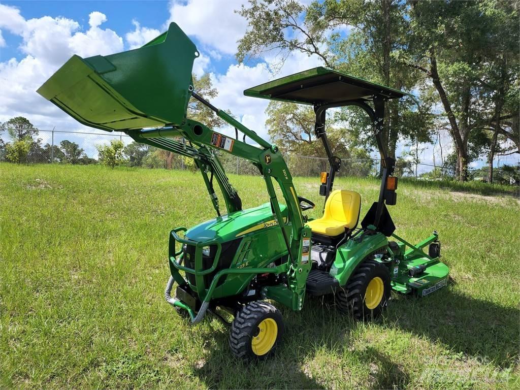 John Deere 1023E 小型曳引機