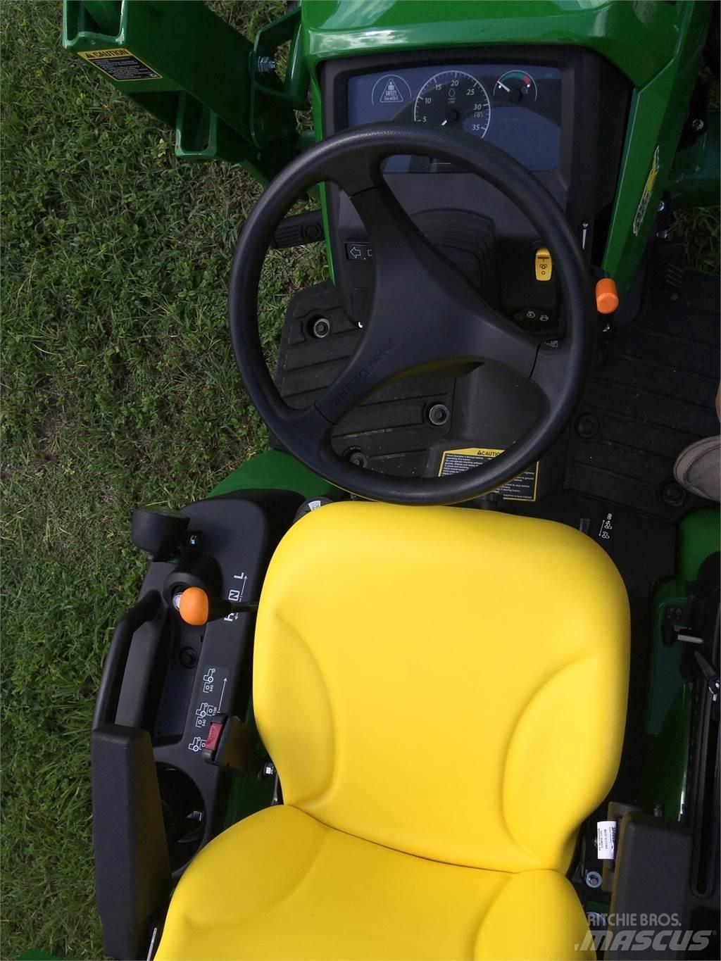 John Deere 1025R 小型曳引機