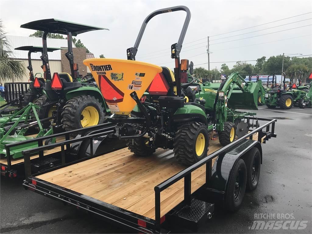 John Deere 1025R 小型曳引機