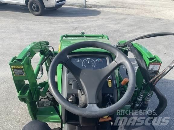 John Deere 1025R 小型曳引機