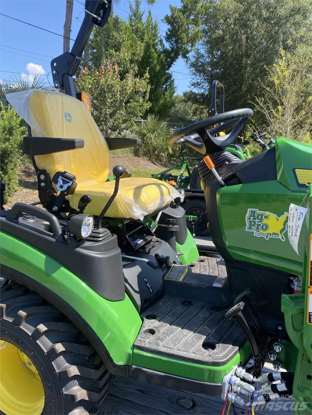John Deere 1025R 小型曳引機
