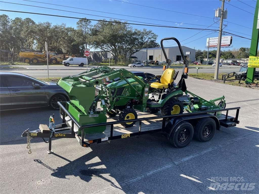 John Deere 1025R 小型曳引機