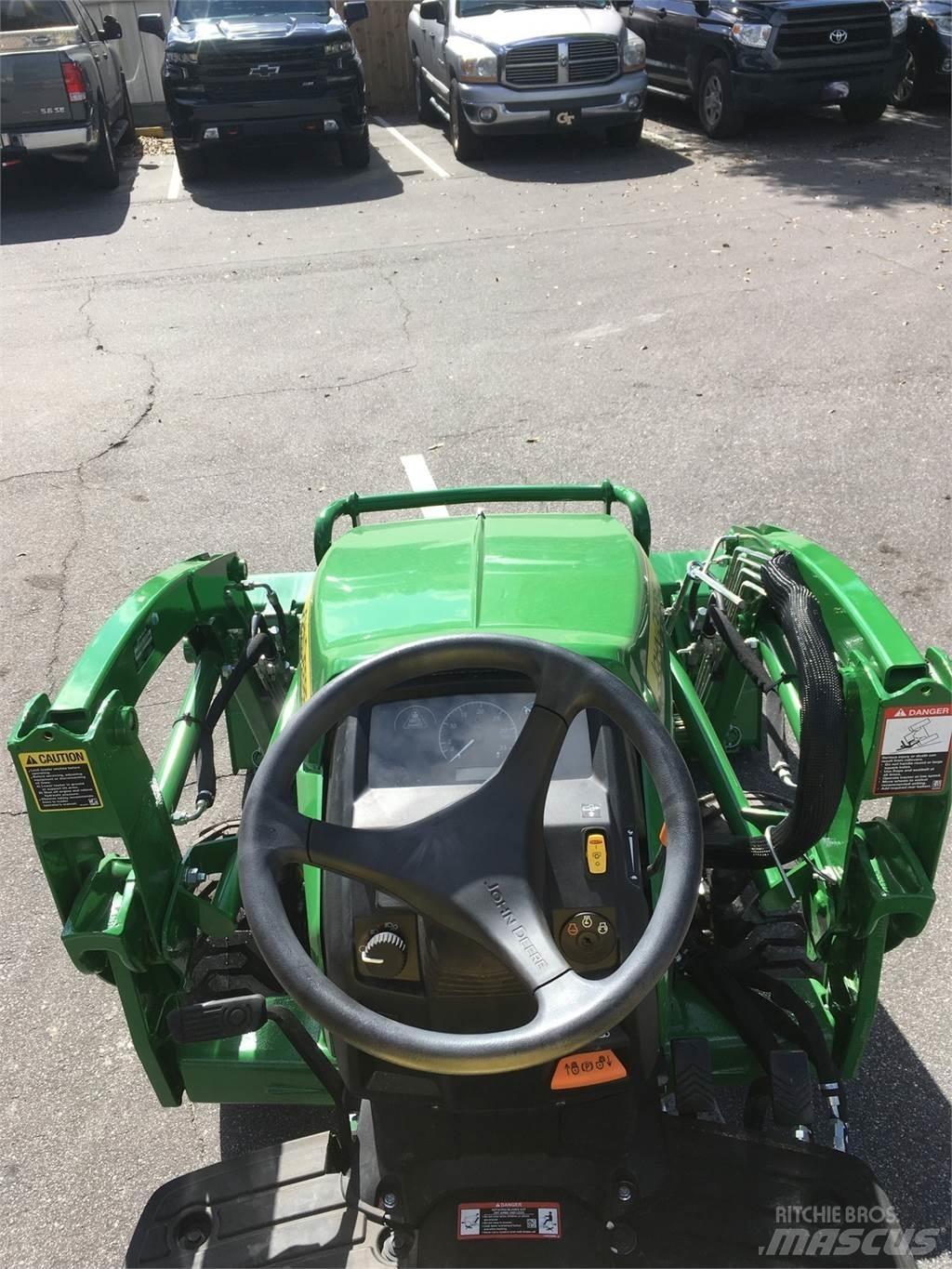 John Deere 1025R 小型曳引機