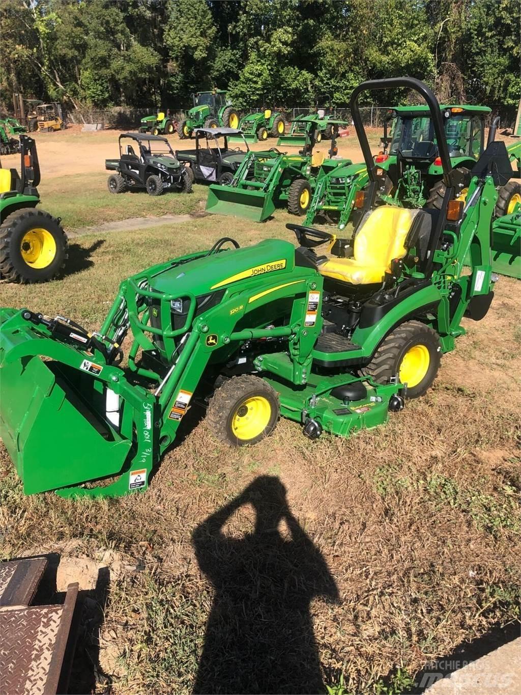 John Deere 1025R 小型曳引機