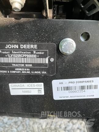 John Deere 1025R 小型曳引機