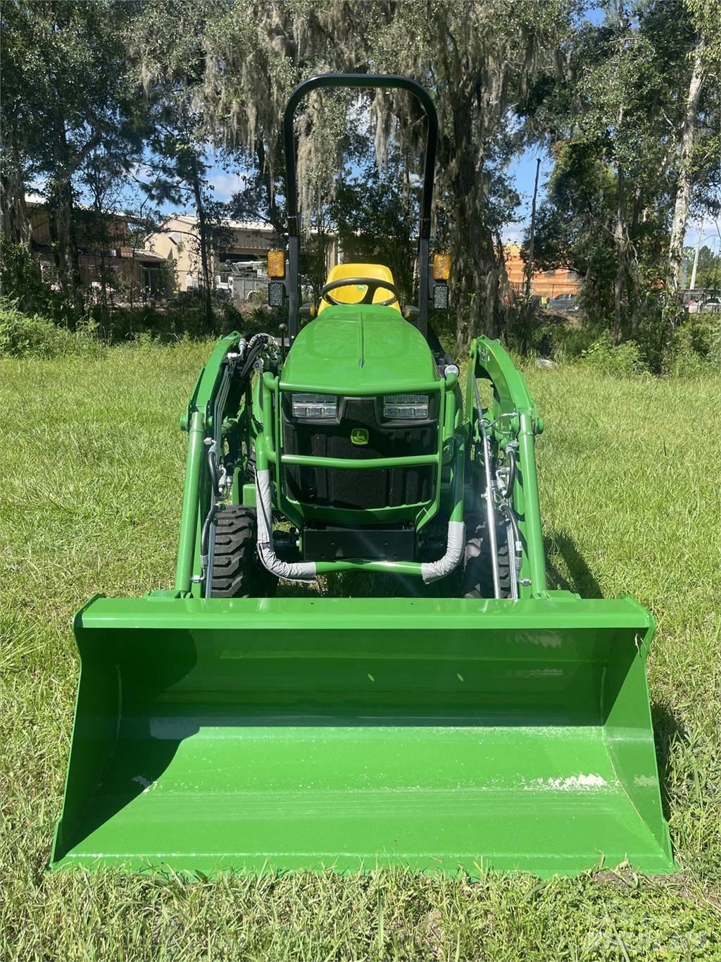 John Deere 1025R 小型曳引機