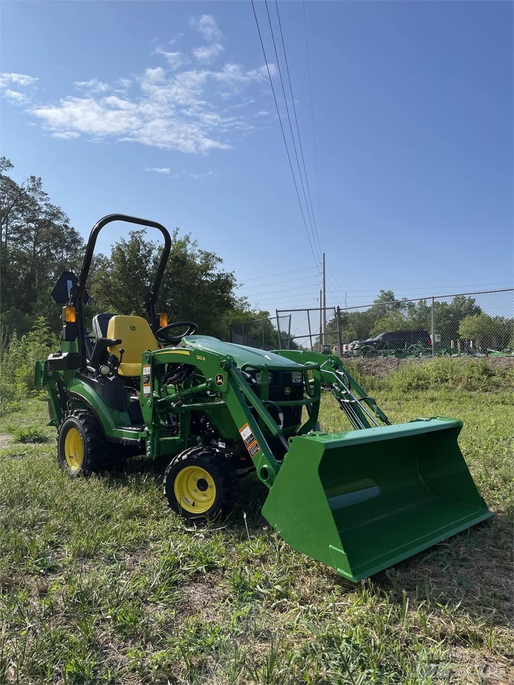 John Deere 1025R 小型曳引機