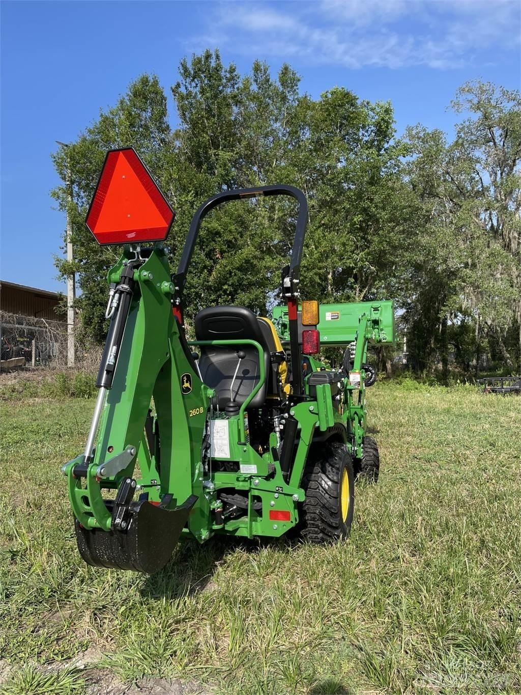 John Deere 1025R 小型曳引機