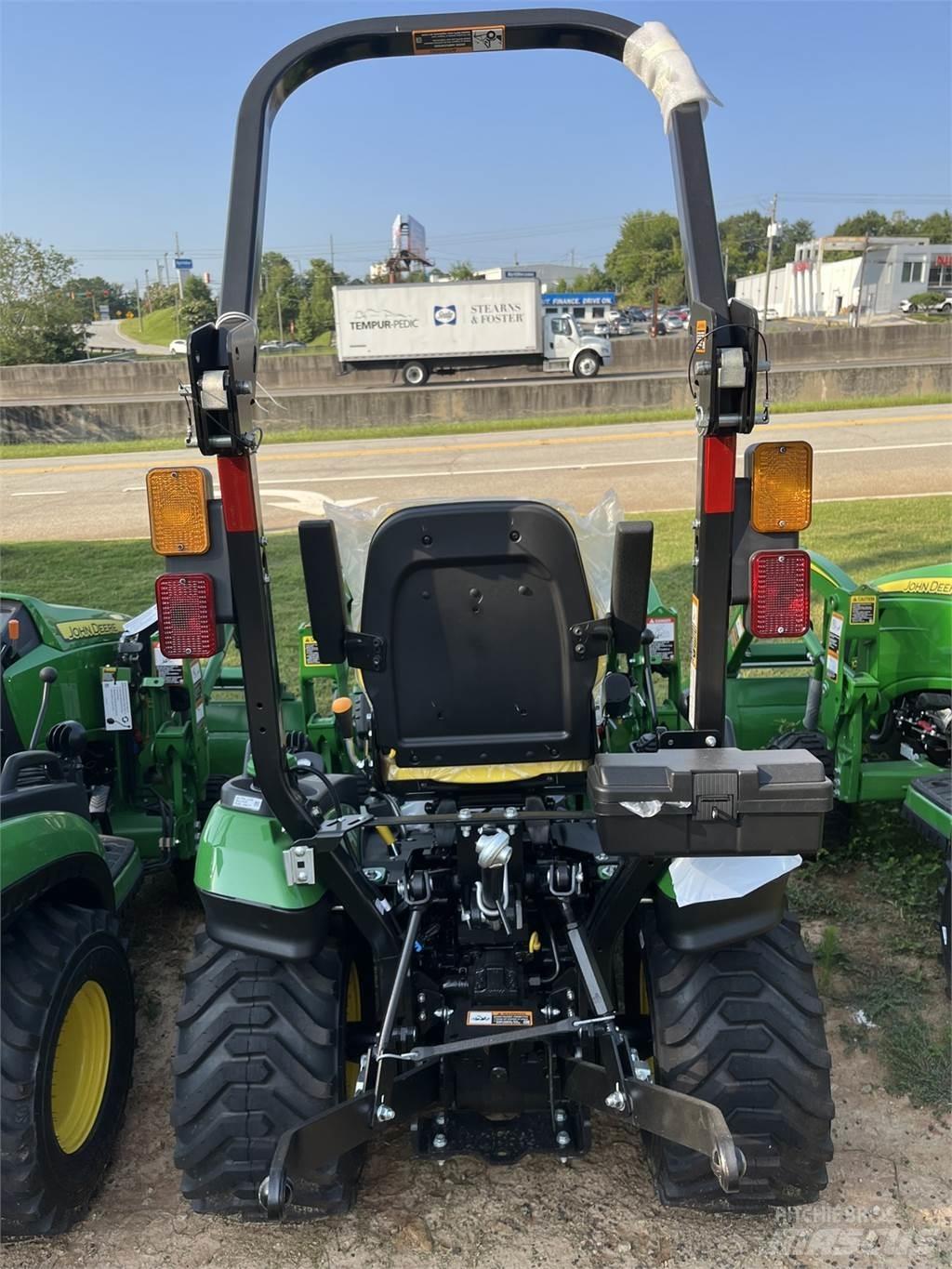 John Deere 1025R 小型曳引機
