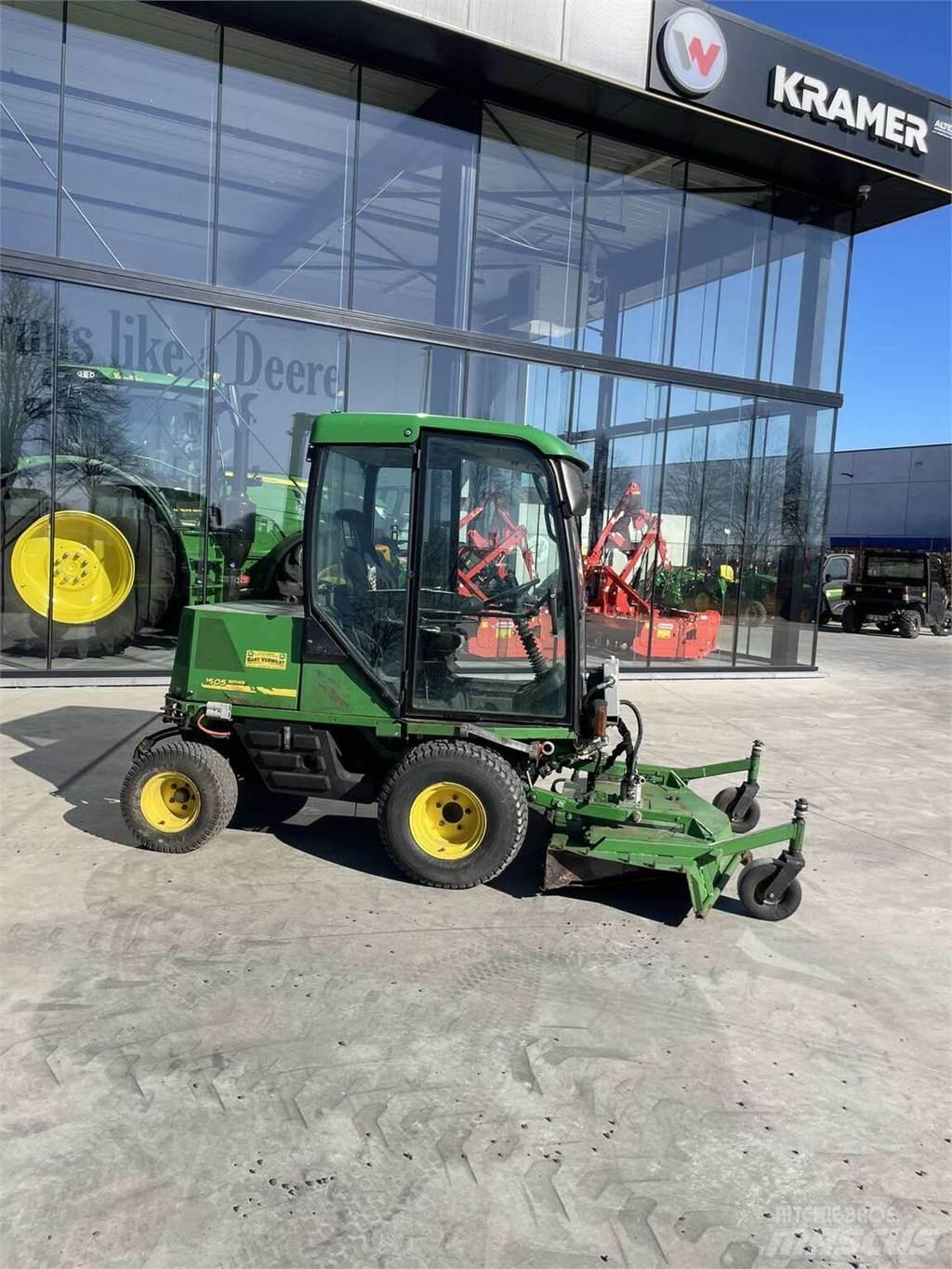 John Deere 1505 騎乘式割草機