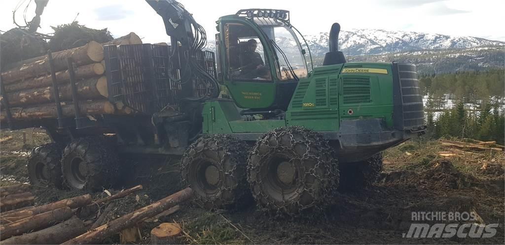 John Deere 1910G 集運機