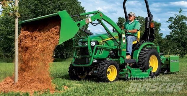 John Deere 2025R 小型曳引機