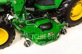 John Deere 2025R 小型曳引機