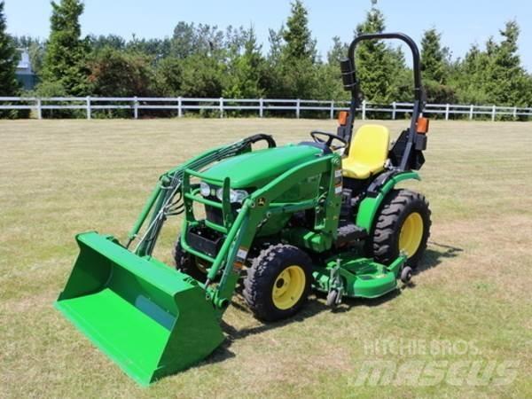 John Deere 2025R 小型曳引機
