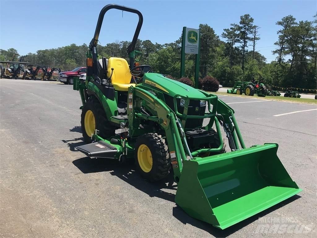 John Deere 2025R 小型曳引機