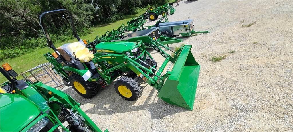 John Deere 2025R 小型曳引機