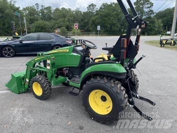 John Deere 2025R 小型曳引機