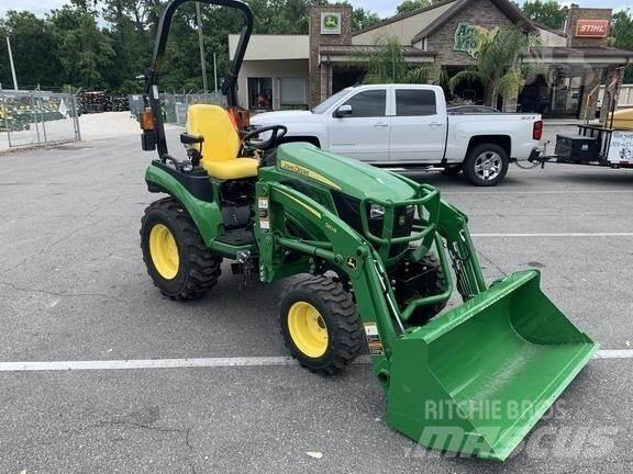John Deere 2025R 小型曳引機