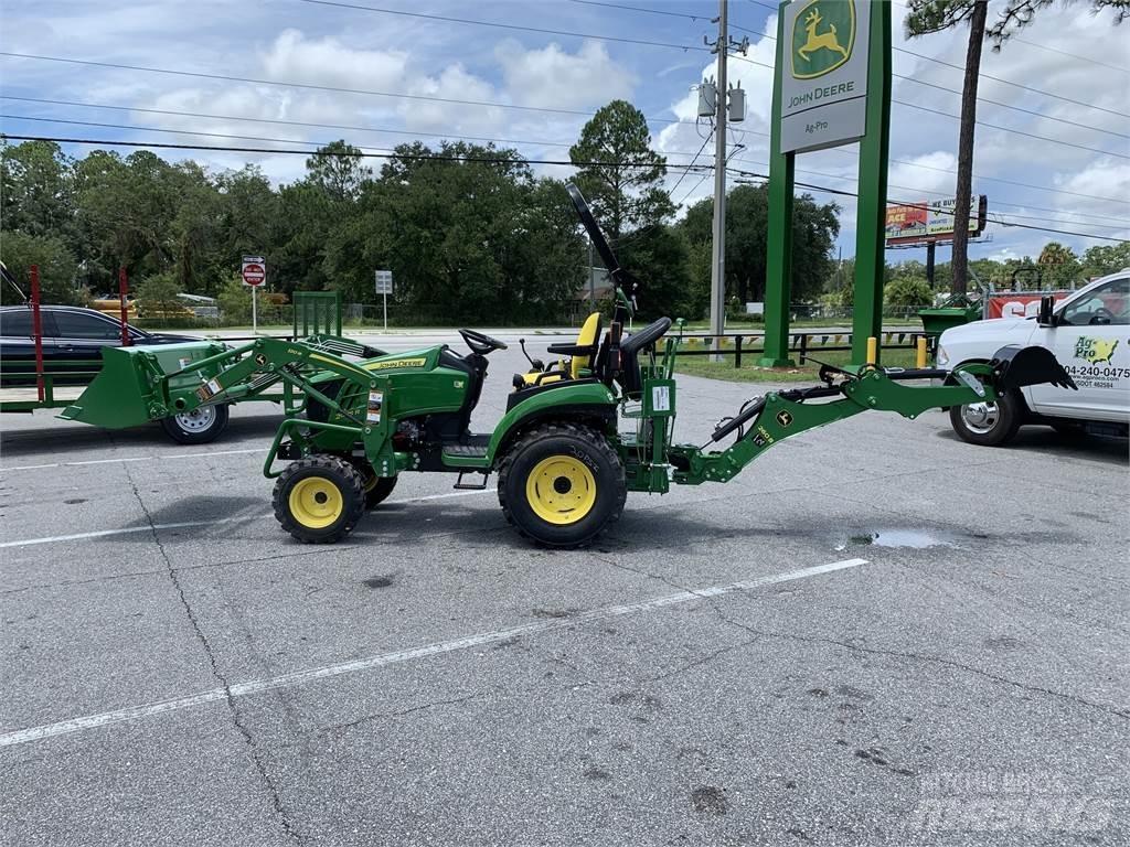 John Deere 2025R 小型曳引機
