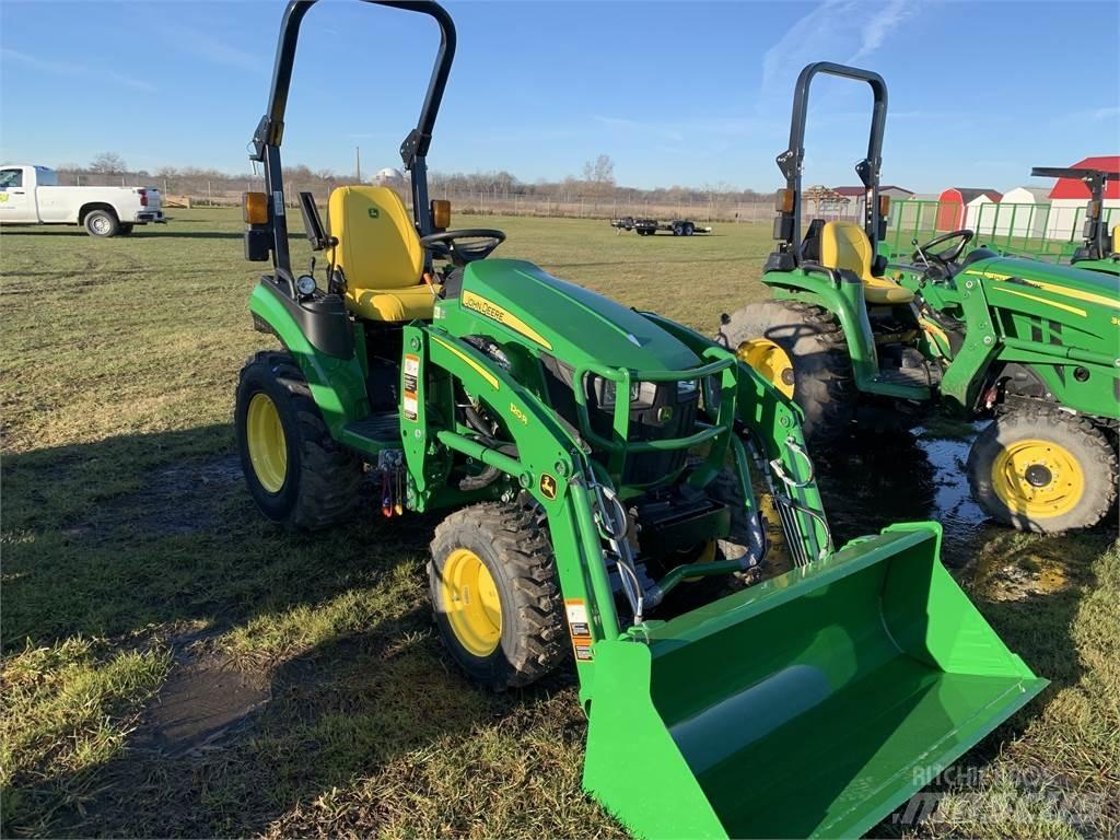 John Deere 2025R 小型曳引機