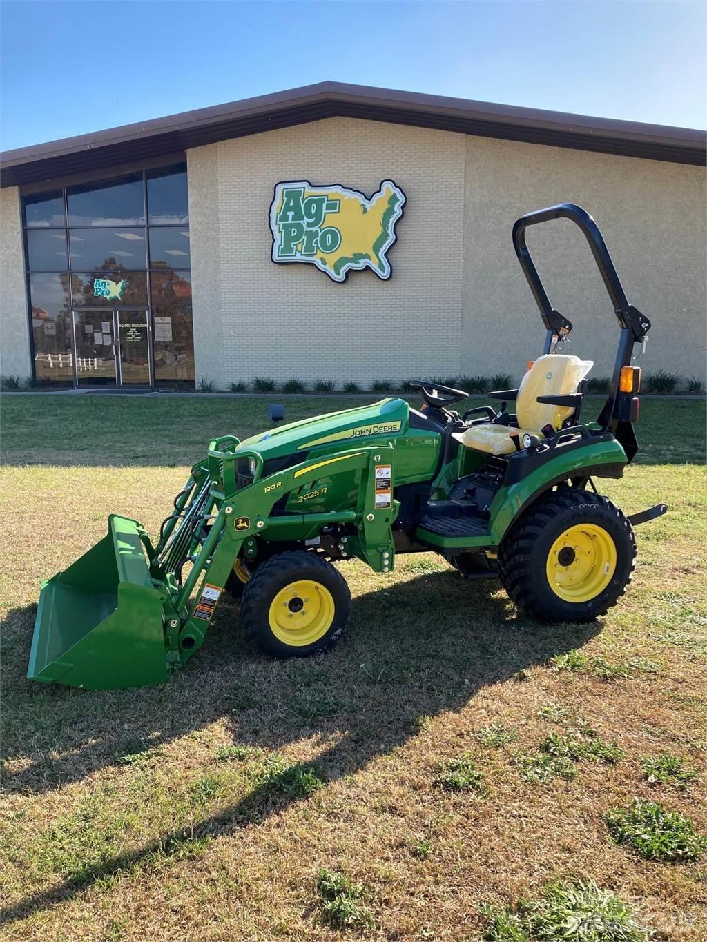 John Deere 2025R 小型曳引機