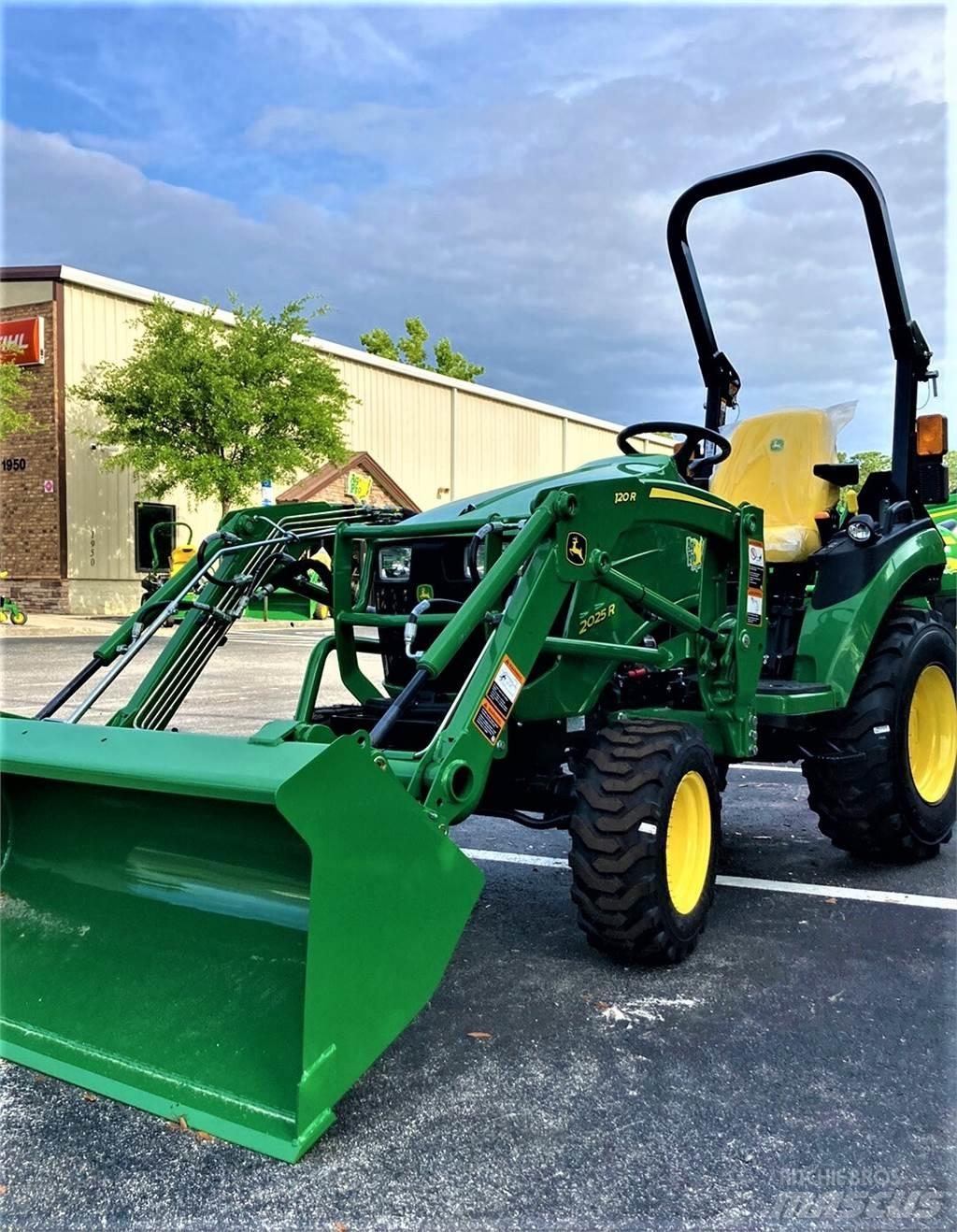 John Deere 2025R 小型曳引機