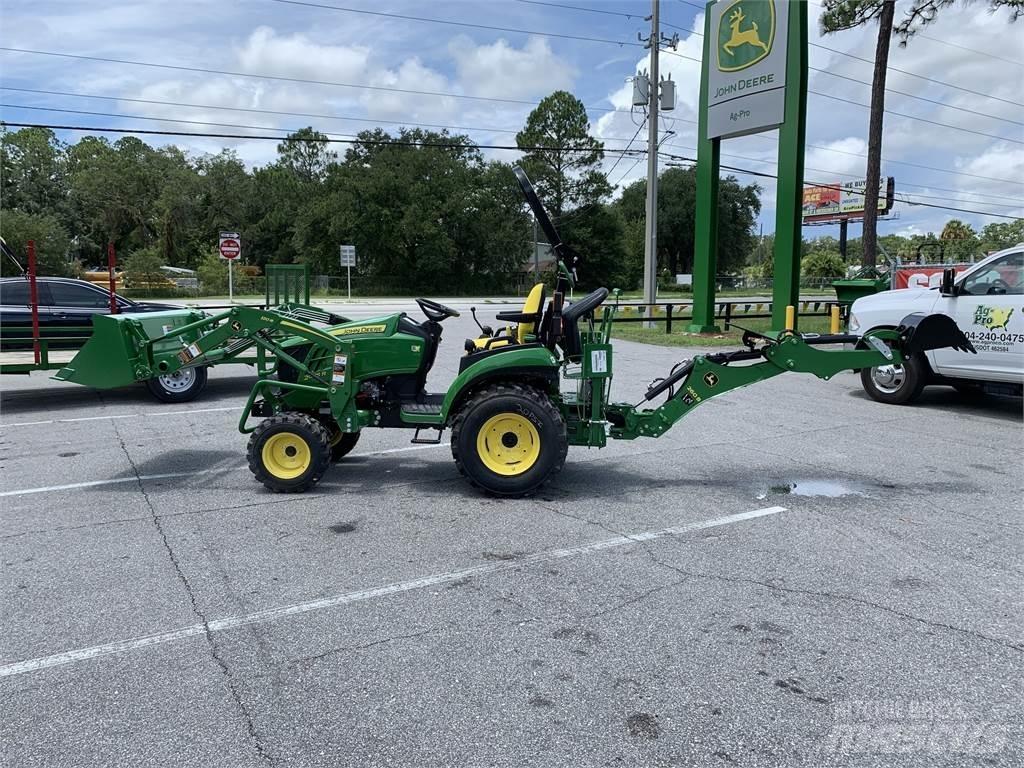John Deere 2025R 小型曳引機