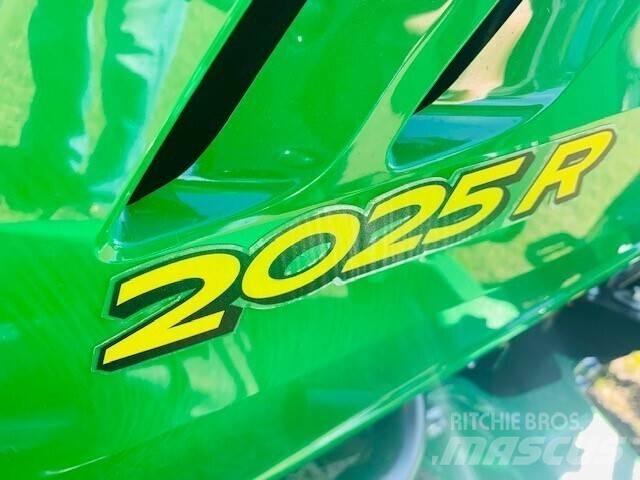 John Deere 2025R 小型曳引機