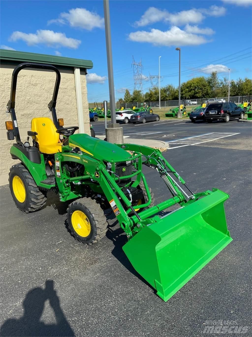 John Deere 2025R 小型曳引機
