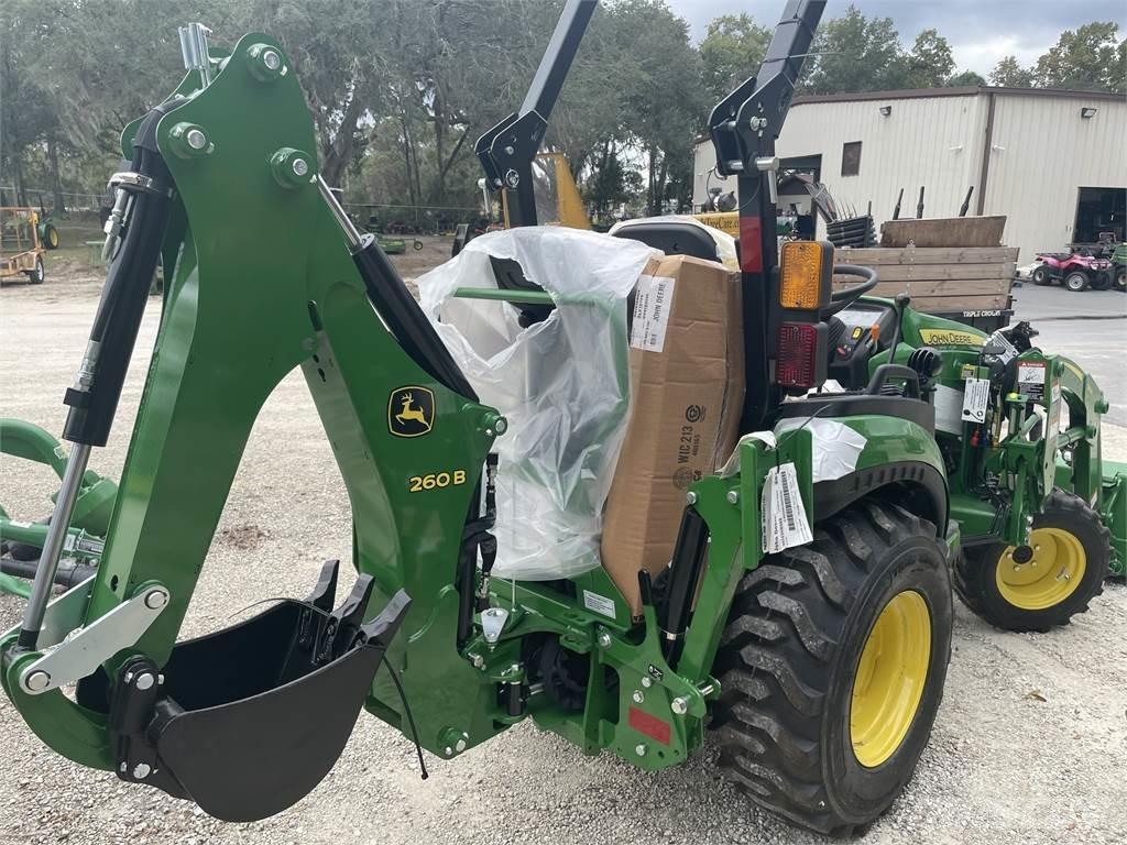 John Deere 2025R 小型曳引機