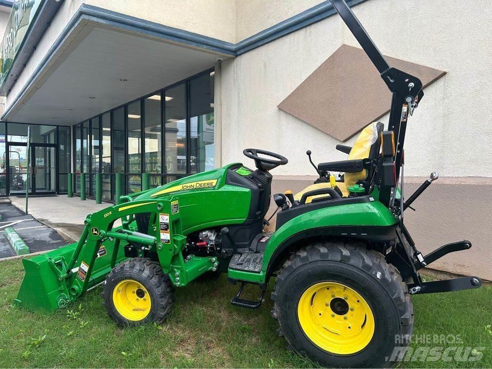 John Deere 2025R 小型曳引機