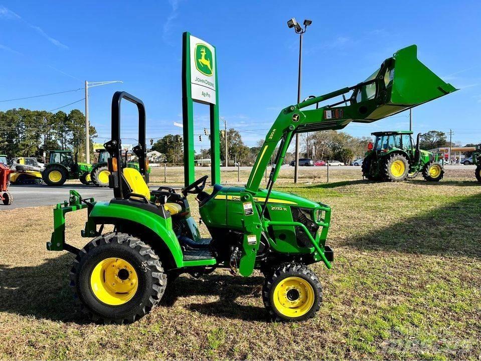 John Deere 2032R 小型曳引機
