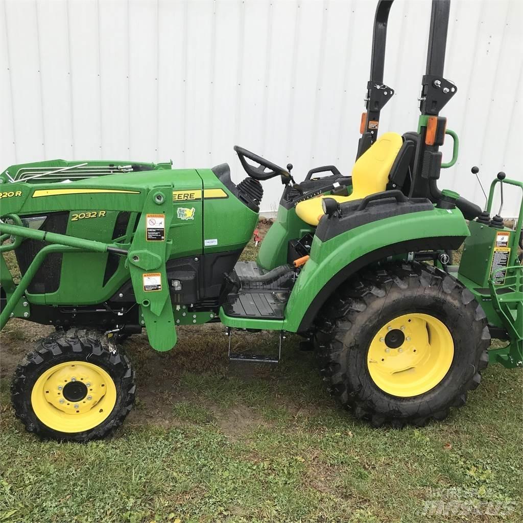 John Deere 2032R 小型曳引機