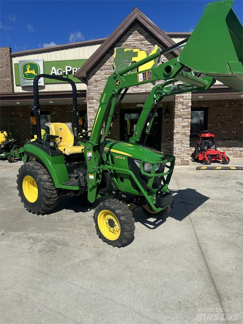 John Deere 2032R 小型曳引機