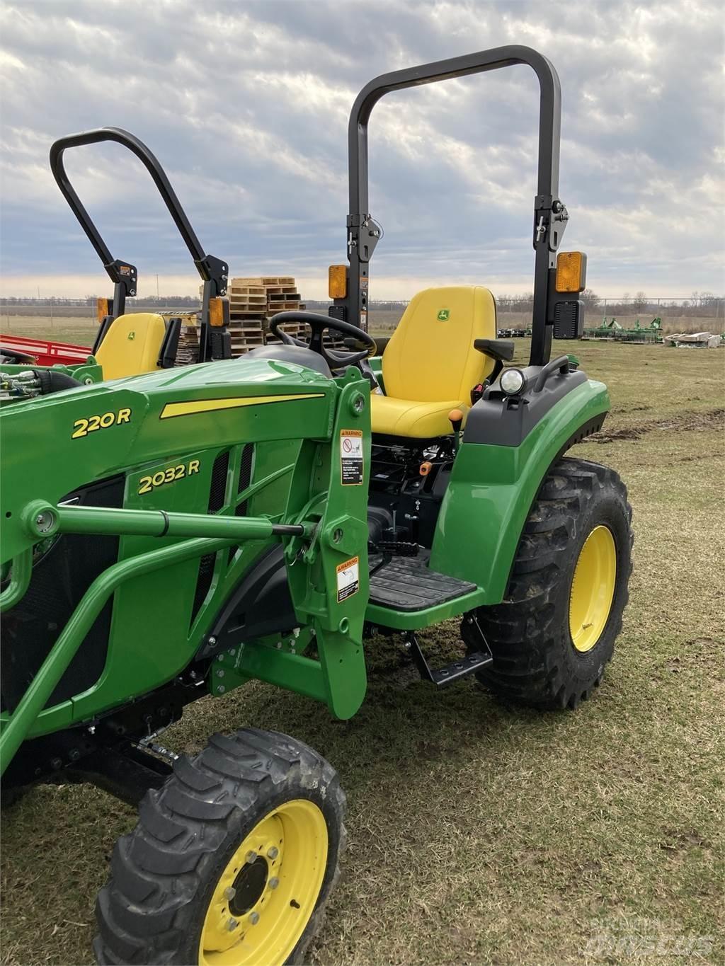 John Deere 2032R 小型曳引機
