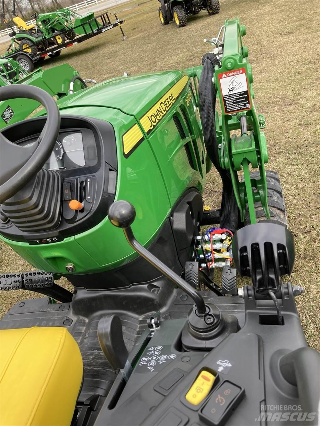 John Deere 2032R 小型曳引機