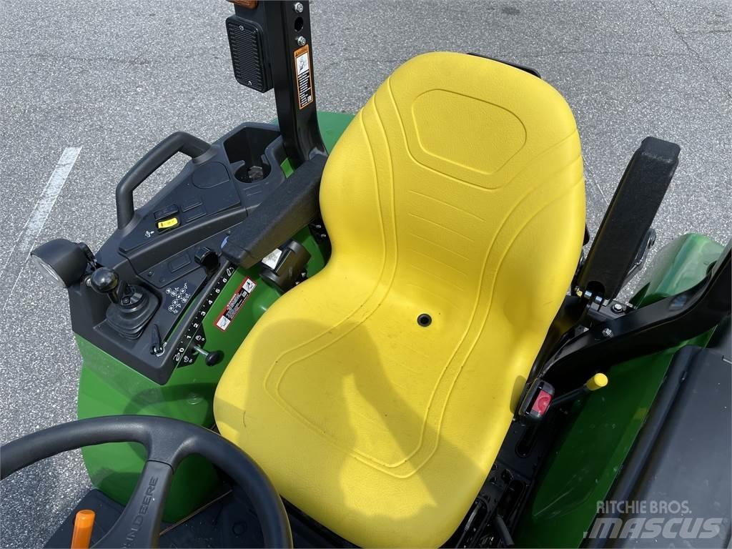 John Deere 2038R 小型曳引機