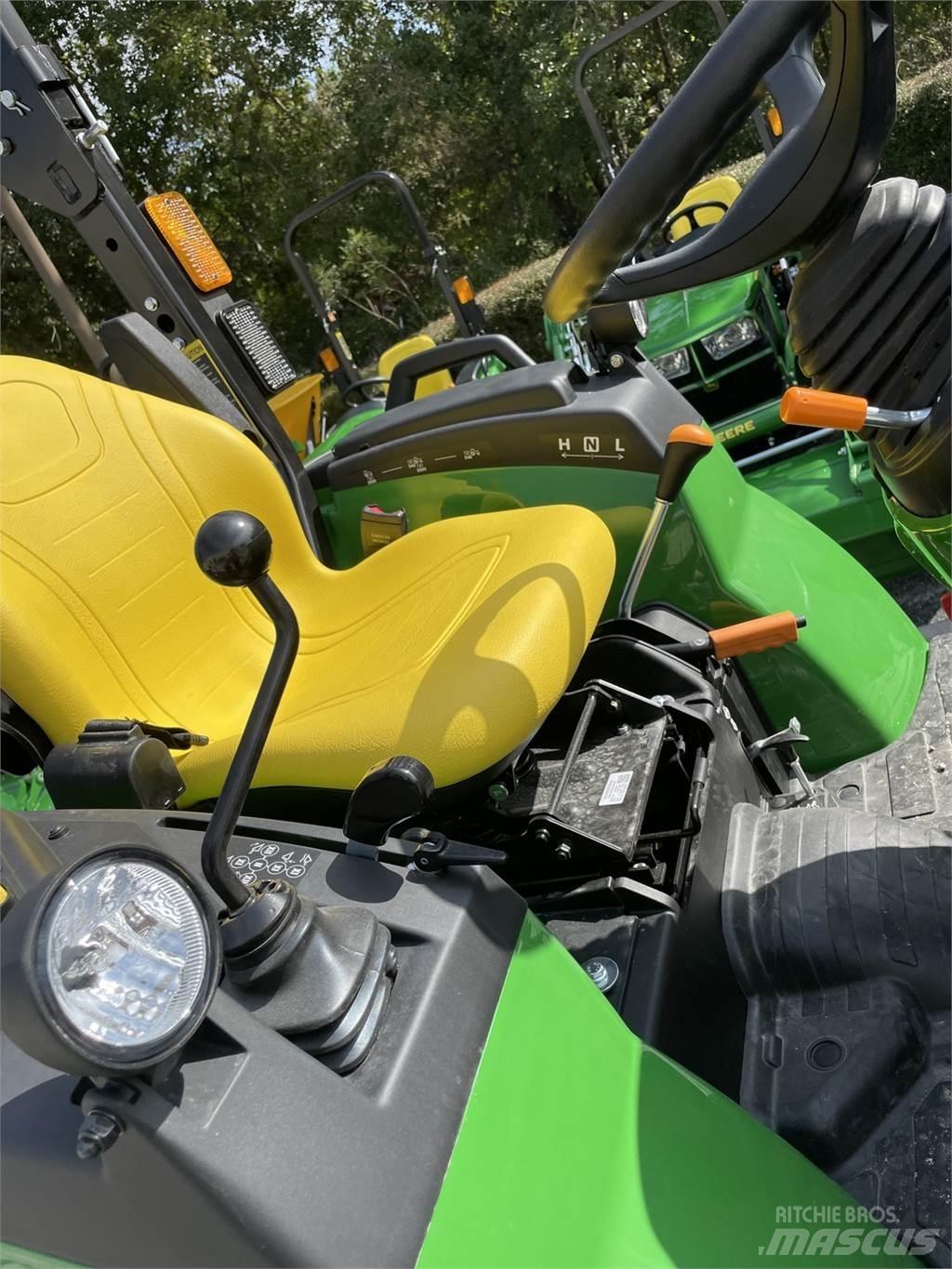 John Deere 2038R 小型曳引機