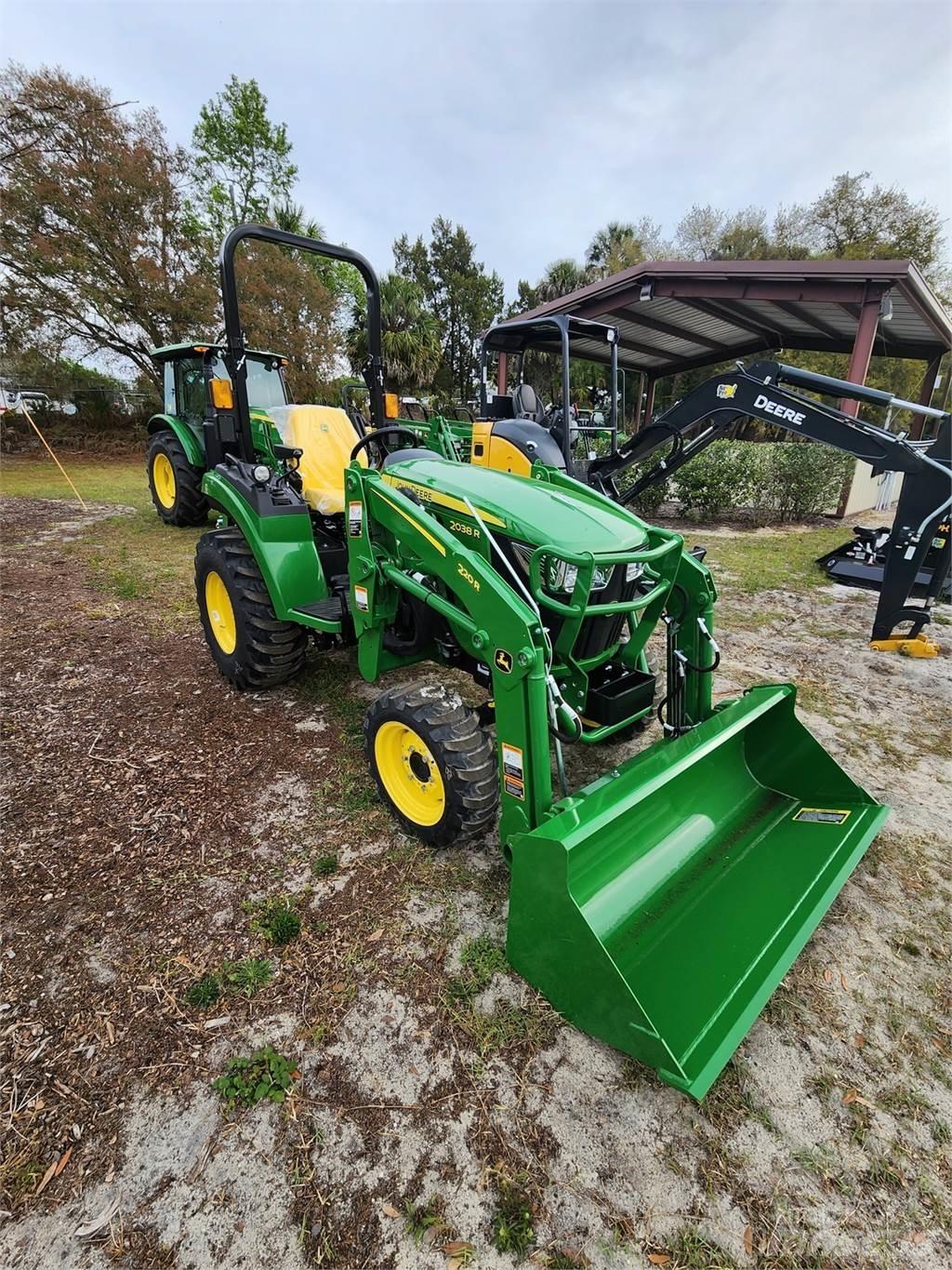 John Deere 2038R 小型曳引機