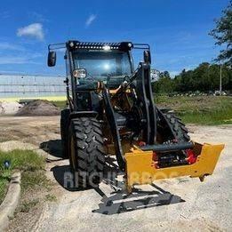 John Deere 204 G 小型裝載機