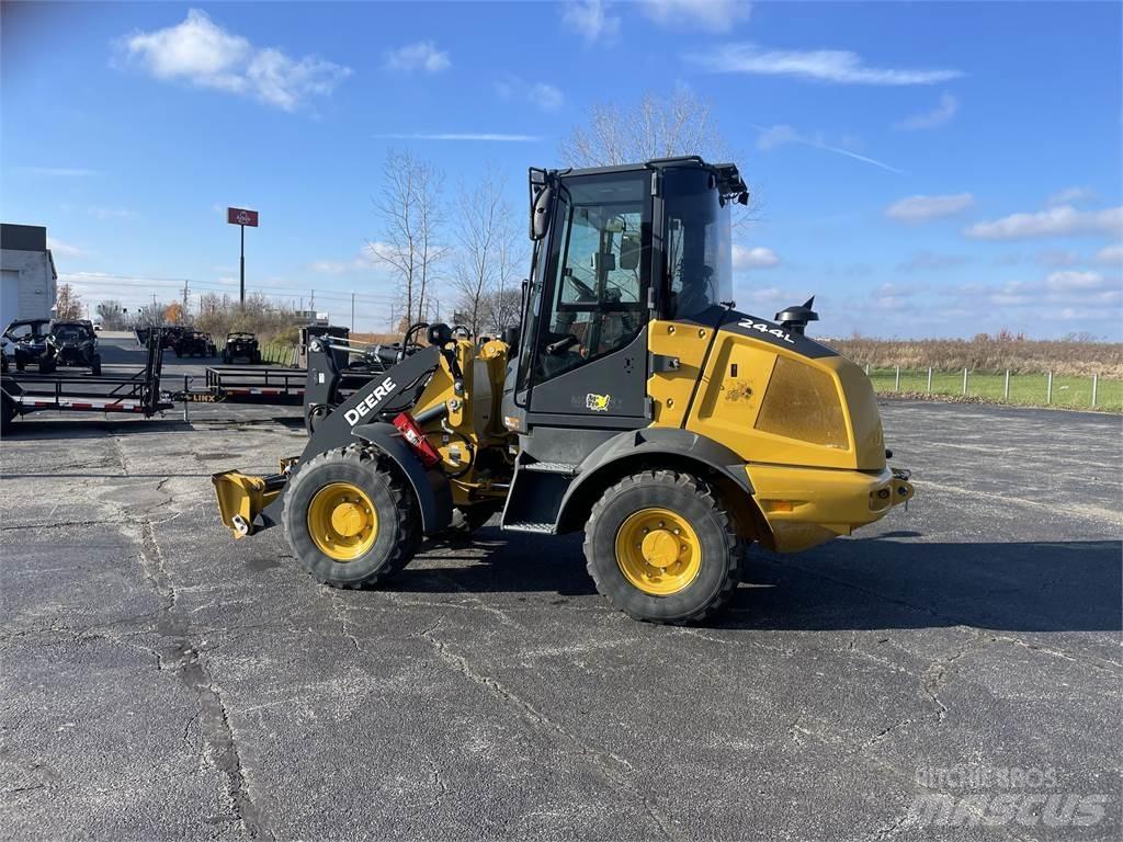John Deere 244L 小型裝載機