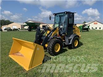 John Deere 244L 輪胎式裝載機