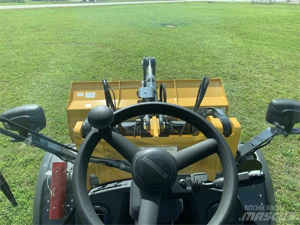 John Deere 244L 輪胎式裝載機