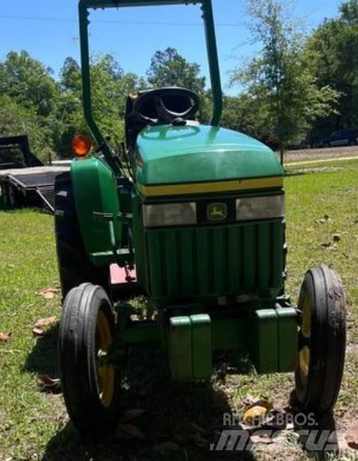 John Deere 3005 小型曳引機