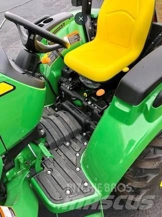 John Deere 3025D 小型曳引機