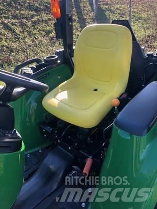 John Deere 3025E 小型曳引機