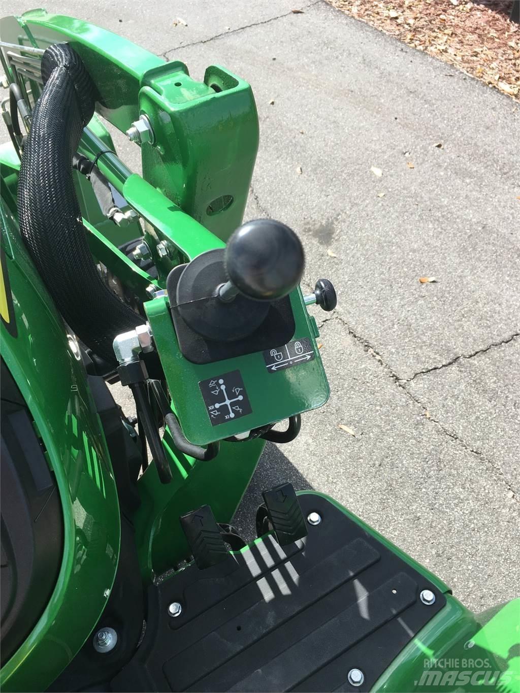 John Deere 3025E 小型曳引機